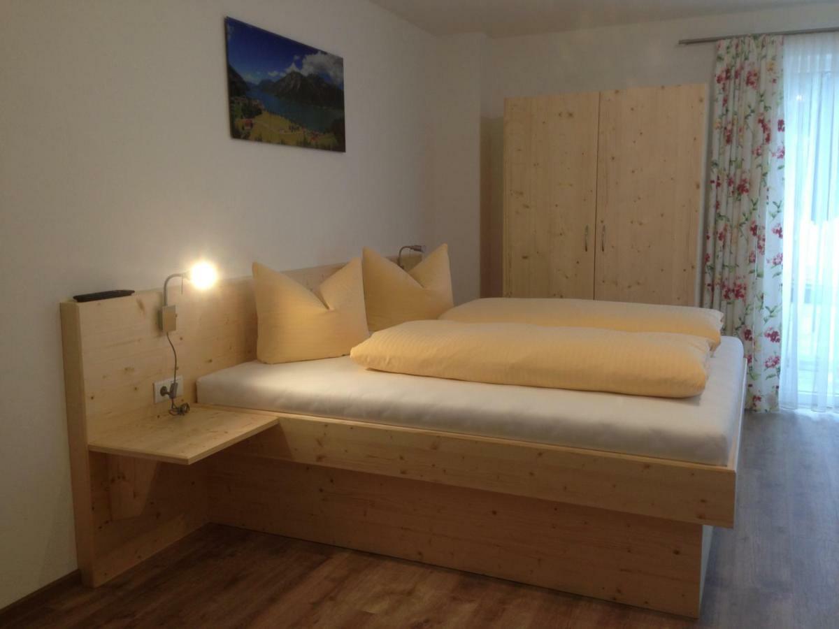 Ferienwohnungen Karwendel Camping Maurach  Eksteriør billede